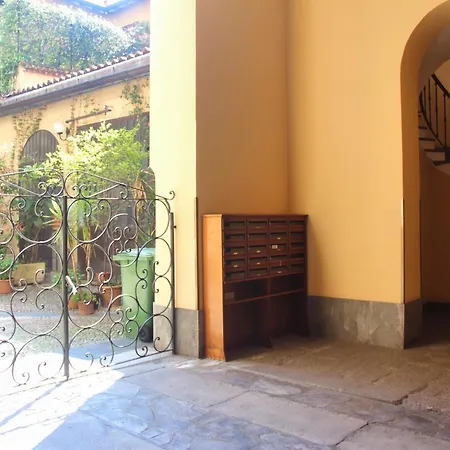 Attic Domotic Speed Summer Vibe - Heart Of Brera, 10 Mins Straight Walk To Duomo And Easy Malpensa Access - Taxi No Need B&B-2