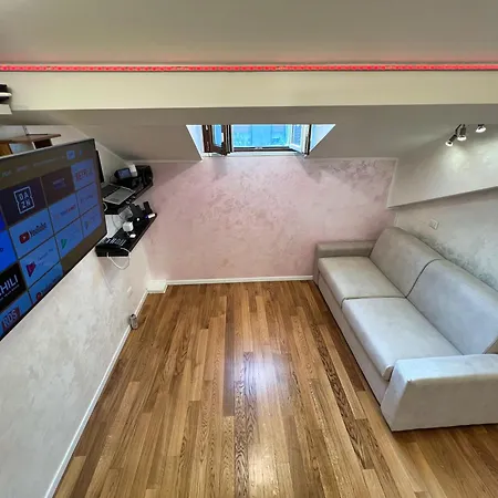 Attic Domotic Speed Summer Vibe - Heart Of Brera, 10 Mins Straight Walk To Duomo And Easy Malpensa Access - Taxi No Need B&B-3